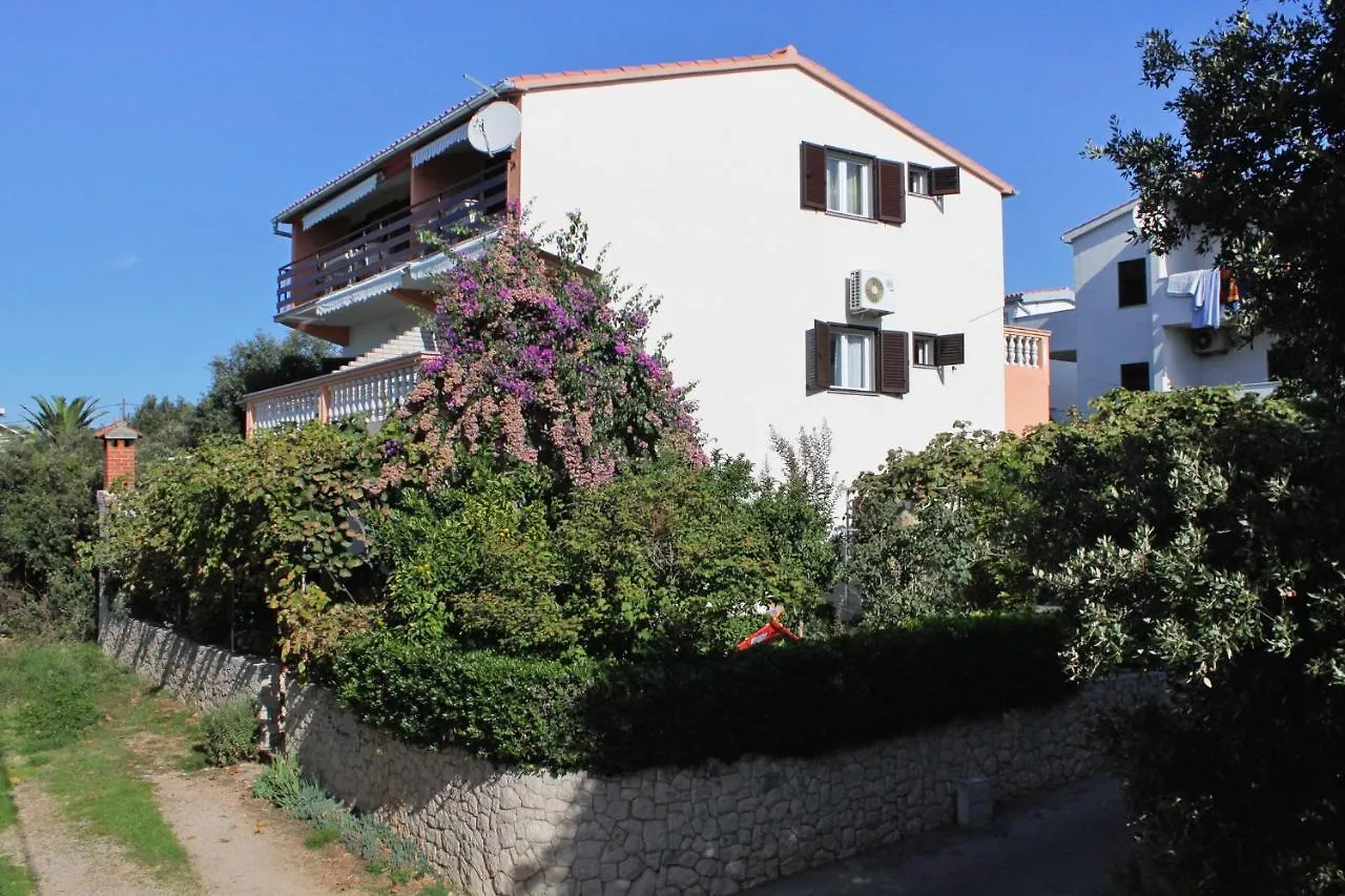 Family Friendly Seaside Apartments Kozino, Zadar - 5749 Petrcane